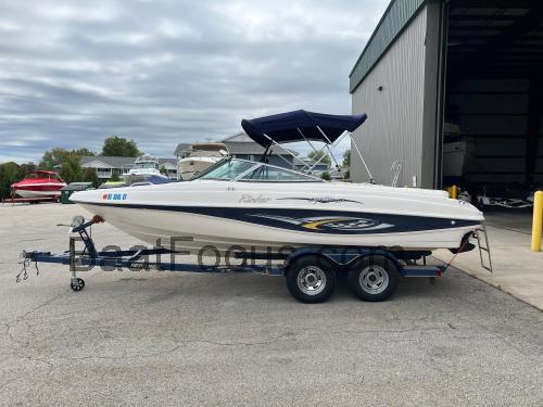 Rinker 212 CAPTIVA 	Spesifikasjoner og anmeldelser